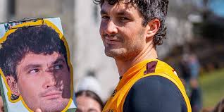 Selection Dissection: Within Touching Distance