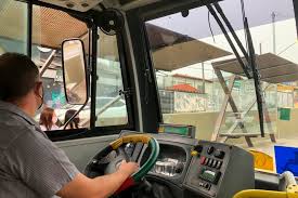 Página oficial da são paulo transporte (sptrans)este canal é utilizado para divulgação dos vídeos de responsabilidade da assessoria de marketing. Idosos Entre 60 E 65 Anos Podem Pedir Bilhete Unico Comum Em Casa Pelo Site Da Sptrans Via Trolebus