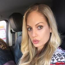 Lee Schick's Instagram, Twitter & Facebook