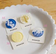 簡単 プラバンとuvレジンで手作りする北欧風のブローチの作り方 ぬくもり プラバン レジン ブローチ 北欧 簡単 初心者さんにおすすめ簡単レシピ 花 手作り 作り方 ハンドメイド 手芸 nukumor ハンドメイド プラバン 手作り プラバン プラスチッククラフト