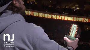 Some guy ate a cactus at wing bowl this morning. Man Devours Cactus Prior To Wing Bowl 24 Wing Eating Competition Youtube