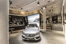 Mersedes Mne Magazin Eroffnung 2014 Gamburg Pressekonferenz Ballindamm 17 Garage Design Car Showroom Interior Luxury Interior