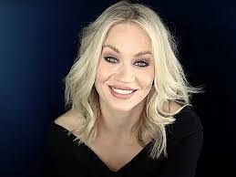 Lorraine Findlay's Instagram, Twitter & Facebook