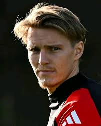 Congratulations Newcastle united. You played like real men well prepared  for battle unlike Chelsea running around like headless chicken,playing like  school boys, or like the tired Man utd playing like old mens