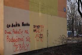 Graffiti is an artistic expression that is usually done on public buildings, walls, or trains. Graffiti Lodz Artykuly Dziennik Lodzki