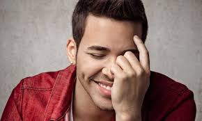 Los bachateros prince royce y romeo santos recibieron el mayor número de nominaciones a los premios juventud. Prince Royce Llora En Publico Por Su Familia Mamaslatinas Com