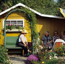 A schrebergarten (singular) is much like an english allotment; Die Laube Der Schrebergarten Erlebt Eine Renaissance Bilder Fotos Welt