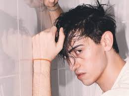 L'incidente il 22 novembre scorso: Michele Bravi 5 Mesi Dopo L Incidente Sto Tornando Alla Realta Foto