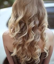 Blonde strähnen auf mittel braunes haar eine traditionelle, kurze bob perfekt aussieht mit blonde strähnen von unterschiedlicher dicke. Zuruck Zur Naturhaarfarbe Mit Diesen Tipps Klappt S