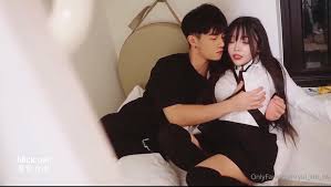 Vét máng em người yêu dáng nuột ngay trong ký túc xá