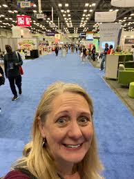 Diana Colby's Instagram, Twitter & Facebook