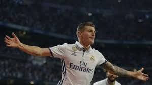 Toni kroos imitó la celebración de cristiano ronaldo en el entrenamiento con la selección de alemania aquí estoy yo. Von Kroos Und Khedira Bis Ronaldo Und Buffon Fussball