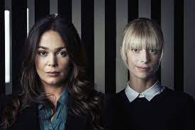 Astrid et raphaëlle la série de france 2 avec les comédiens lola dewaere, benoit michel et sara mortensen est un vrai succès. Astrid Et Raphaelle Un Duo Feminin Atypique Pour Une Serie Policiere Inedite