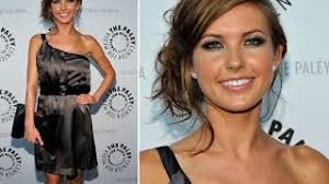 I'm curious what hairstyles look great with one shoulder gowns and what styles are a no no! Best Hairstyle With One Shoulder Dress Youtube