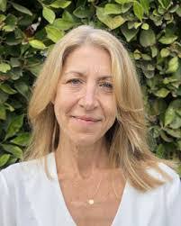 Donna Mccain's Instagram, Twitter & Facebook