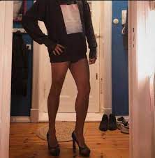 Legends, hosted by gordon ramsay, with legendary chefs emeril lagasse, roy choi, nancy silverton, paula deen & morimoto. Masterchef Poios Einai O Gay Paylos Me Ta Pshlotakoyna Tis Peroykes Kai To Nyfiko Poy Prokri8hke Fwto Europost Gr