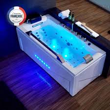 Les buses des jets d'eau sont souvent orientables. Baignoire Balneo A Led Baignoire A Led Rectangulaire 170x80 Baignoire A Led D Cleveland