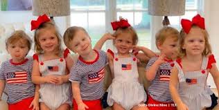 Sweet Home Sextuplets Returns This Fall — Watch Courtney'S 'Chaotic'  Potty-Training Session