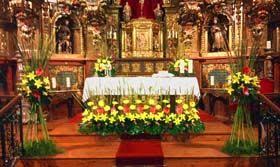 Boda En La Iglesia De Villaralbo Zamora Www Floresdelduero Com Flower Arrangements Flowers Floral