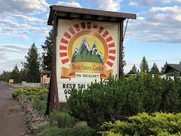 102 sites, power available, dumping available. Cozy Rosie Bend Sisters Rv Resort Bend Oregon June 2018