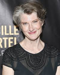 Who plays Hope in Virgin River?