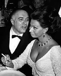 Actress sophia loren was born sofia villani scicolone on september 20, 1934 in rome, italy. Loren Con Carlo Ponti Sophia Loren Italienische Schonheit Carlo Ponti