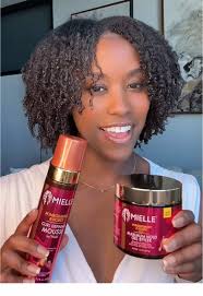 Achieve Defined Curls with Pomegranate and Honey