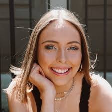 Selena Eldridge's Instagram, Twitter & Facebook