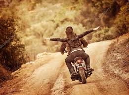 Fotos De Pareja Motocicleta De Stock Pareja Motocicleta Imagenes Libres De Derechos Depositphotos
