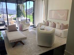 Check out khloe kardashian's calabasas home that she bought off justin bieber for $7.2 million. Khloe Kardashian Sells Calabasas Home For 15 5m People Com
