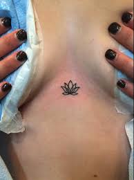 These small stars are simple and elegant, truly unique and wonderful. Tiny Sternum Lotus By Carrie 920tattoocompany 920tattooco 920tattoo 920 Lotus Lotustattoo Tattoo T Tattoos For Women Small Small Tattoos Sternum Tattoo