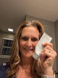 WHITENING TOOTHPASTE. So, I have been using this proudct for the past week  & oh my gosh.