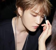 金在中❤️❤️❤️❤️❤️ 順便一提他今年39歲了😂😂