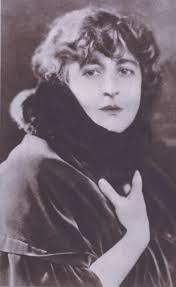 Margaret Anglin's Instagram, Twitter & Facebook