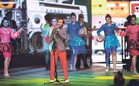 Band putersari mengiringi dua orang artis 60'an iaitu fatimah m.amin & zainal omara dalam rancangan pop yeh yeh di tv1. Himpun Legenda Pop Yeh Yeh