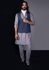 This list of the top clothing companies in the world also features famous clothing brands.what are the most successful clothing companies? Here Are 11 Of The Greatest Men S Fashion Designers In Pakistan That Will Blow You Away