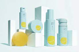 日本生まれの自然派化粧品ブランド 草花木果 が一新 化粧品 ブランド 美しさのパッケージ 化粧品のデザイン