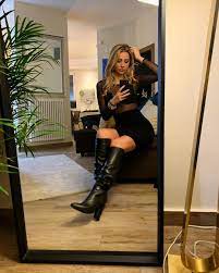 Gigi d'alessio ha un nuovo amore. Denise Esposito La Fidanzata Di Gigi D Alessio Che Ama La Moda E Le Griffe