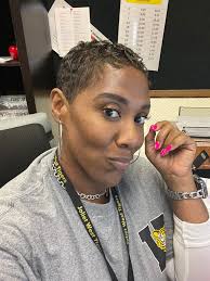 First time posting thank you for having me.🤗 Should I keep the mirrors or  allow the clock to stand alone?