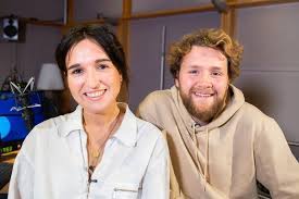 Produsent er sigrid dypbukt og ansvarlig redaktør i nrk er mats borch bugge. Martin Lepperod Fridde Til Kjaeresten Pa Den Minst Romantiske Maten Vg