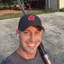 Karen Minton's Instagram, Twitter & Facebook