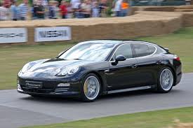 Please note that the following trim features are specific to the 2016 panamera. Datei Porsche Panamera 4s Jpg Wikipedia