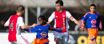 We would like to show you a description here but the site won't allow us. Wie Is Feyenoord Dilemma Crysencio Summerville
