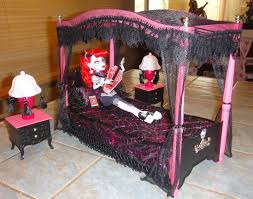 How about picture earlier mentioned? Monster High Custom Canopy Bed Set For Operetta Drop Dead Dolls House Furniture Monster High Bedroom Monster High Dollhouse Monster High Room