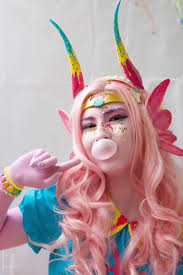 My name is Lisa Thomas, an amateur photographer who loves to explore  modeling