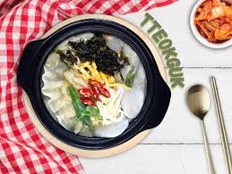 Phong Tục Ăn Canh Bánh Tteok – Biểu Tượng Năm Mới Của Người Hàn Quốc