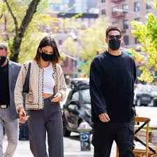 The full timeline of kendall jenner and devin booker's steamy romance the keeping up with the kardashians star, 25, and nba player, 24, first sparked dating rumors in april 2020. Who Is Devin Booker Meet Kendall Jenner S Boyfriend Idea Huntr