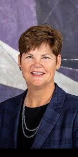 Kelly Miles's Instagram, Twitter & Facebook