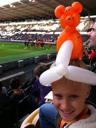 Vicky Hunter (@vicky_h75)