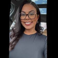 Helen Exner's Instagram, Twitter & Facebook